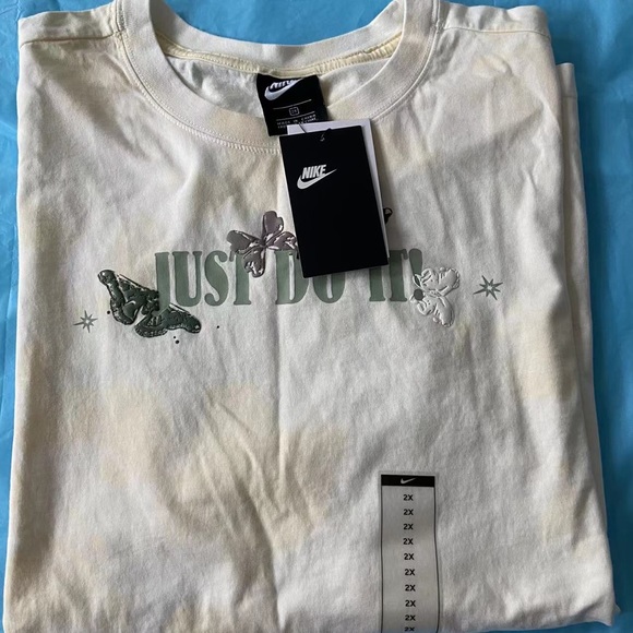 Nike Sportswear Women’s Boxy Tee Size 2X - Picture 3 of 3